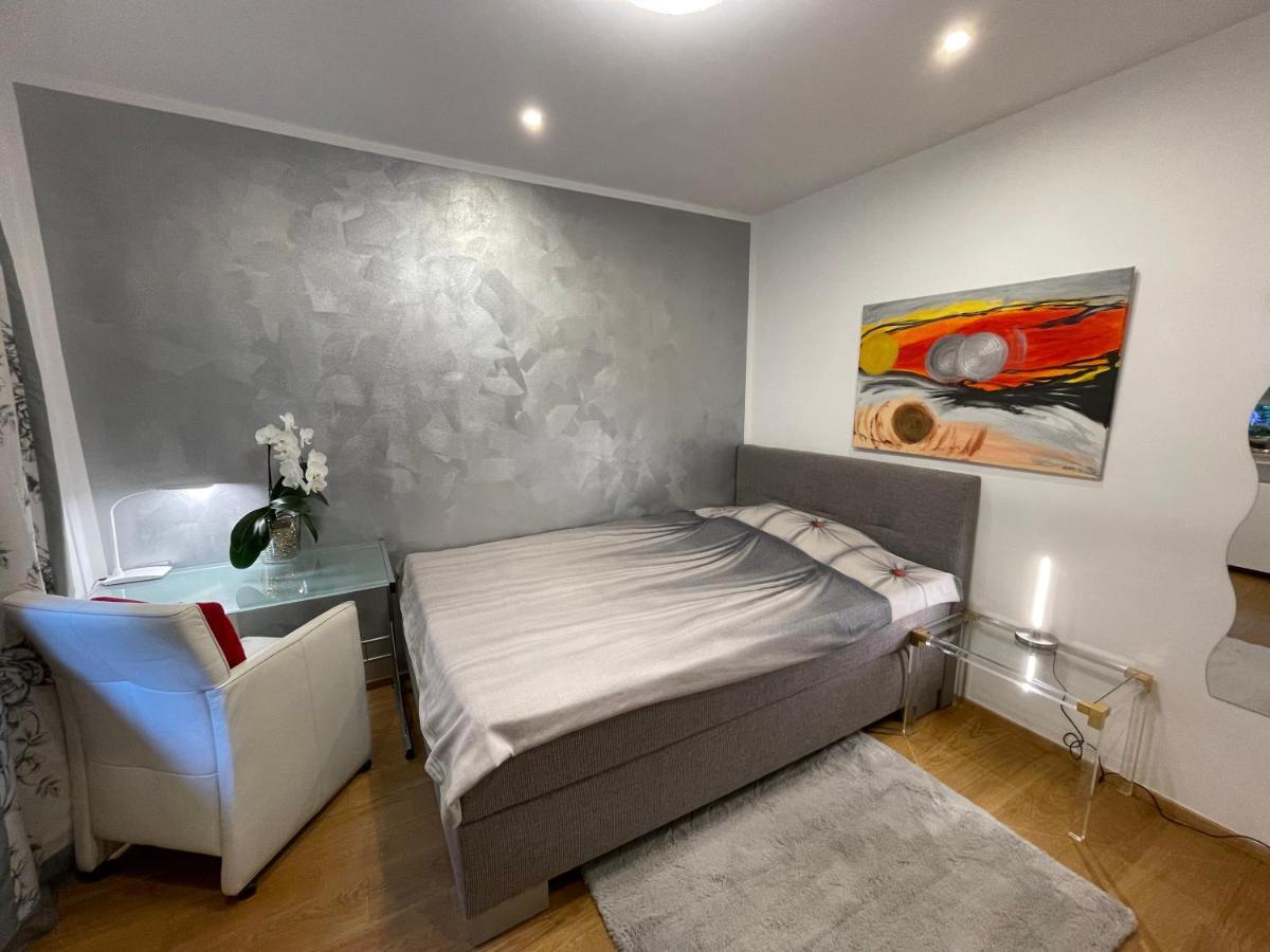 Airport Rooms Waldblick Koln Bagian luar foto